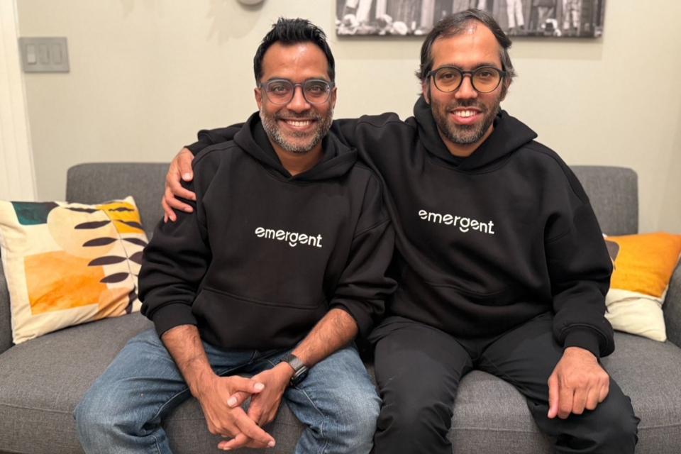 이머전트를 설립한 무쿤드 자(Mukund Jha)와 마다브 자(Madhav Jha). (사진=링크드인)